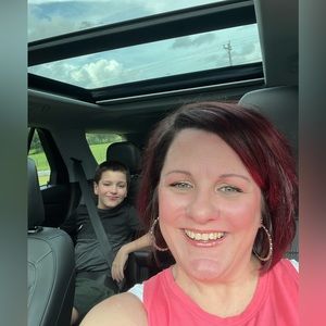 Meet your Posher, Nicole